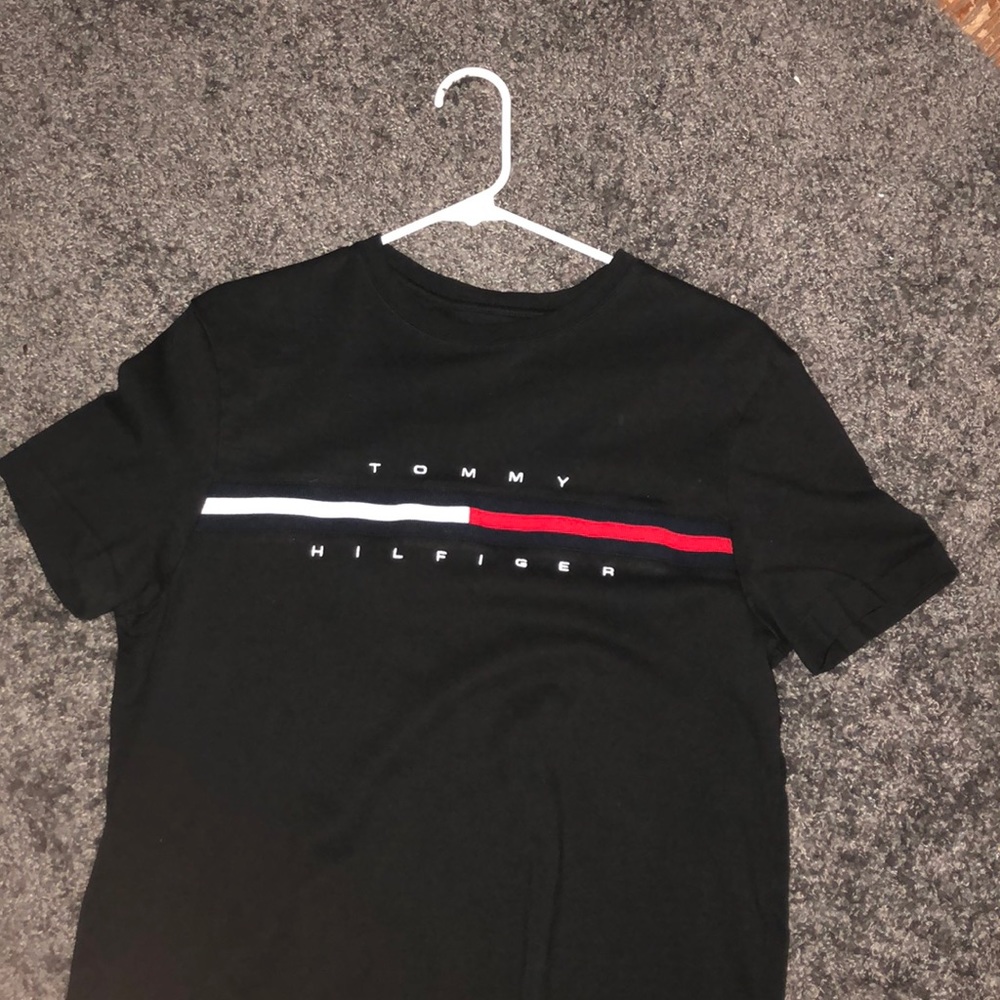 tommy hilfger small tee